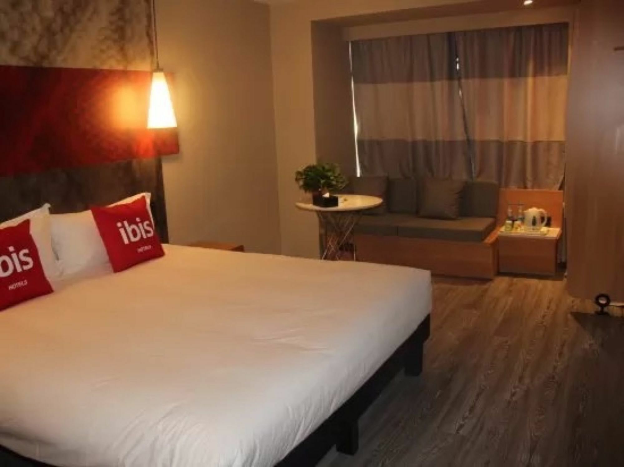 Ibis Dujiangyan Hotel Chengdu Zewnętrze zdjęcie