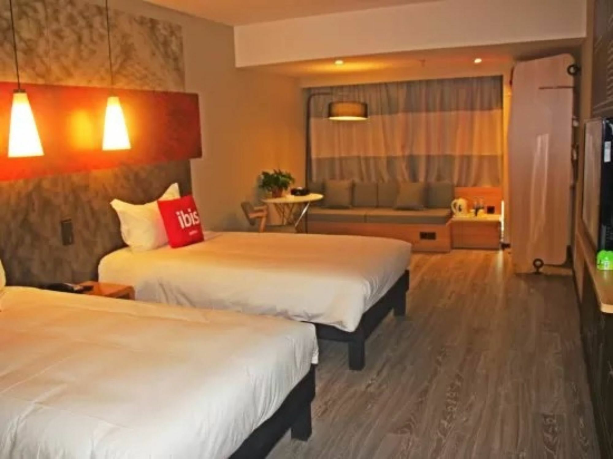 Ibis Dujiangyan Hotel Chengdu Zewnętrze zdjęcie
