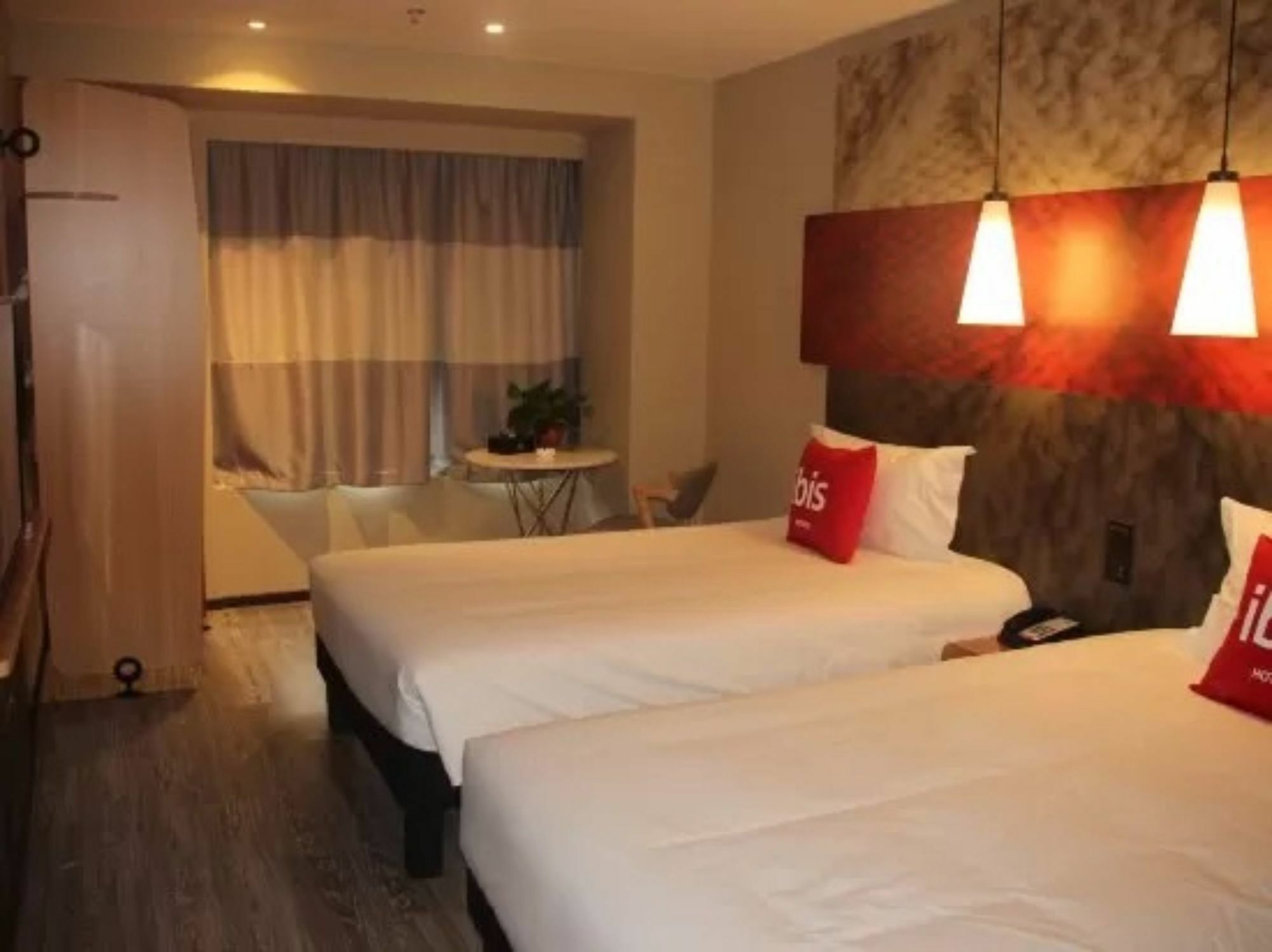 Ibis Dujiangyan Hotel Chengdu Zewnętrze zdjęcie